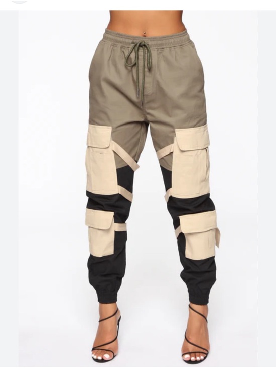 Fashion Nova Pants - Fashion Nova Women's L "Block It Out Cargo Joggers" Olive/Combo